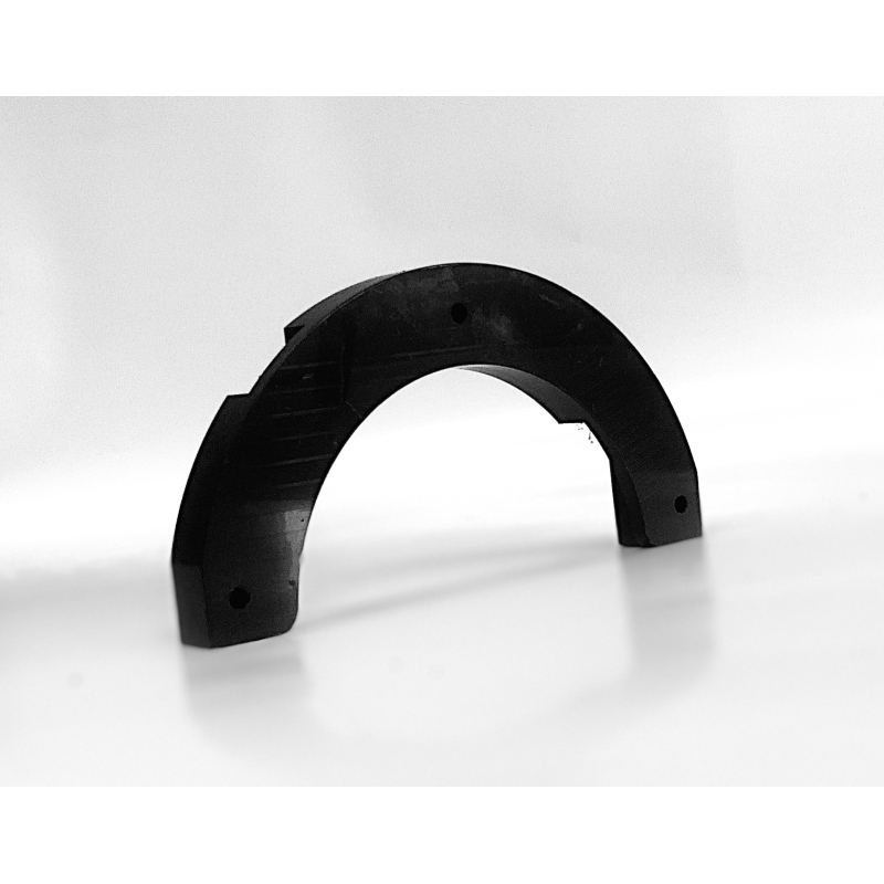 Plastic finger guard for crankset